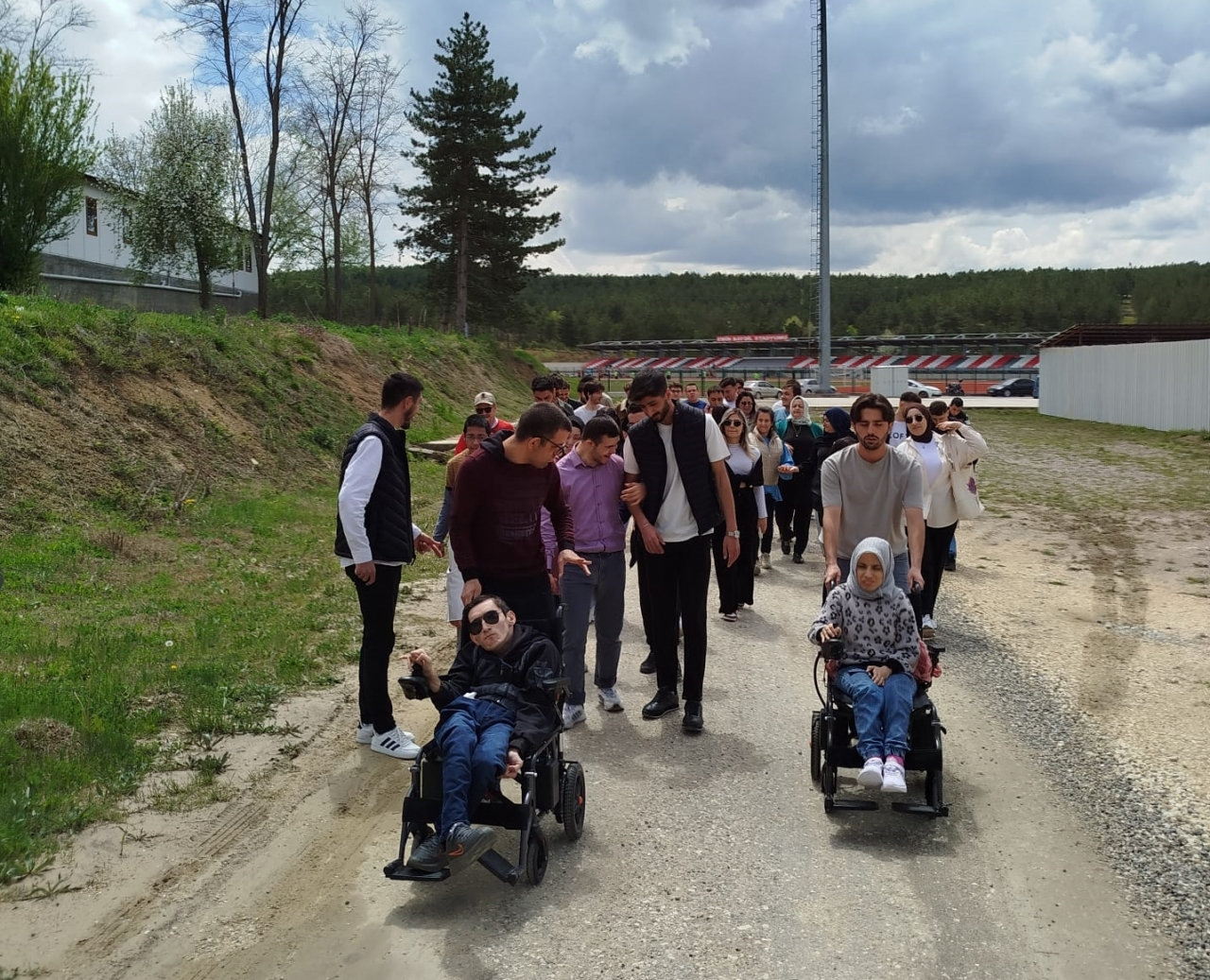 Kastamonu'da üniversite öğrencileri kampüste engelli bireylerle bir araya geldi