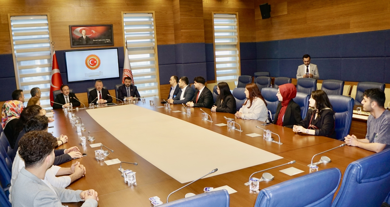 KBÜ Rektörü Kırışık ve öğrencilerden TBMM ziyareti