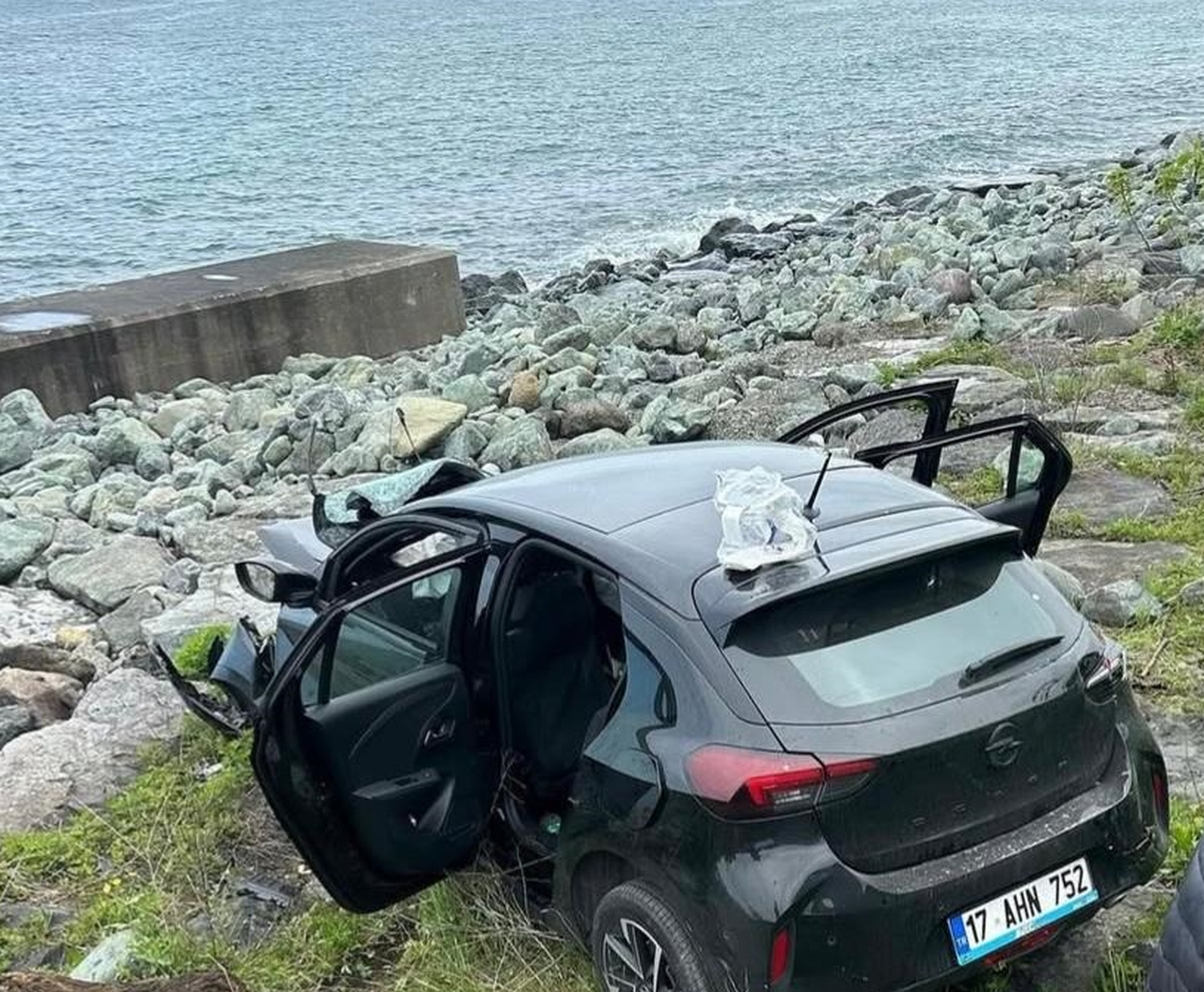 Rize'deki trafik kazasında 1 kişi öldü, 3 kişi yaralandı