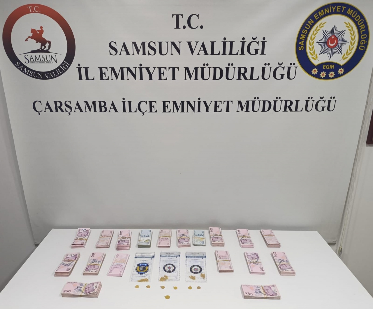 Samsun'da kuyumcuya sahte altın satmaya çalışan 2 zanlı yakalandı