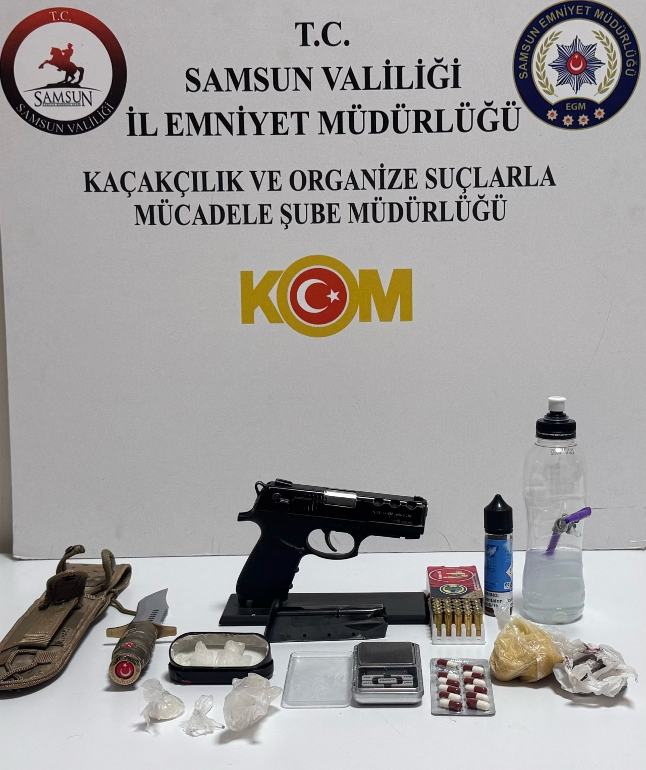 Samsun'da ruhsatsız silah, mühimmat ve uyuşturucu ele geçirildi