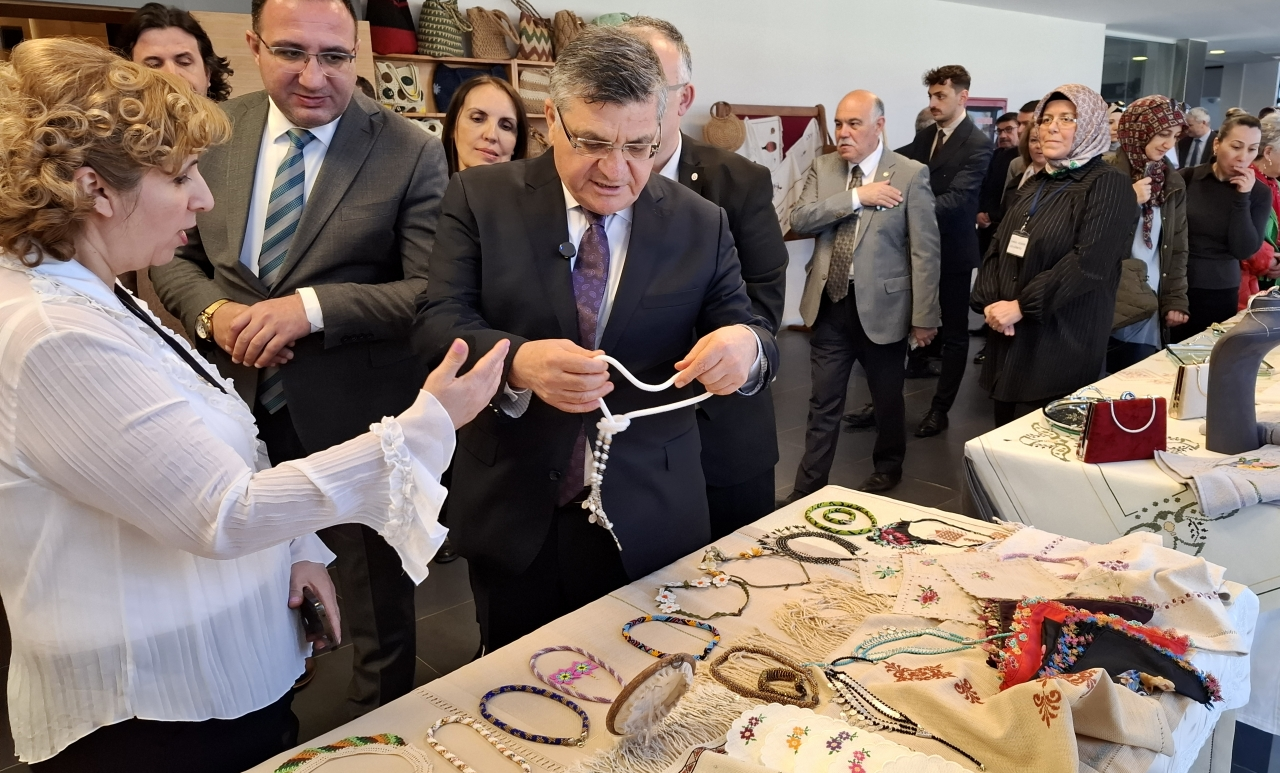 Sinop fotoğrafları ve yöresel el sanatları sergisi açıldı