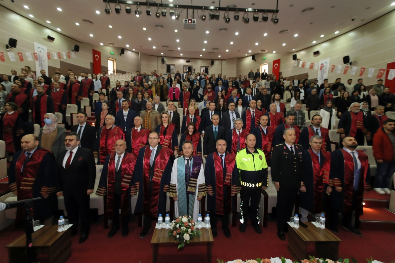 TOGÜ'de 53 kişiye başarı ödülü verildi