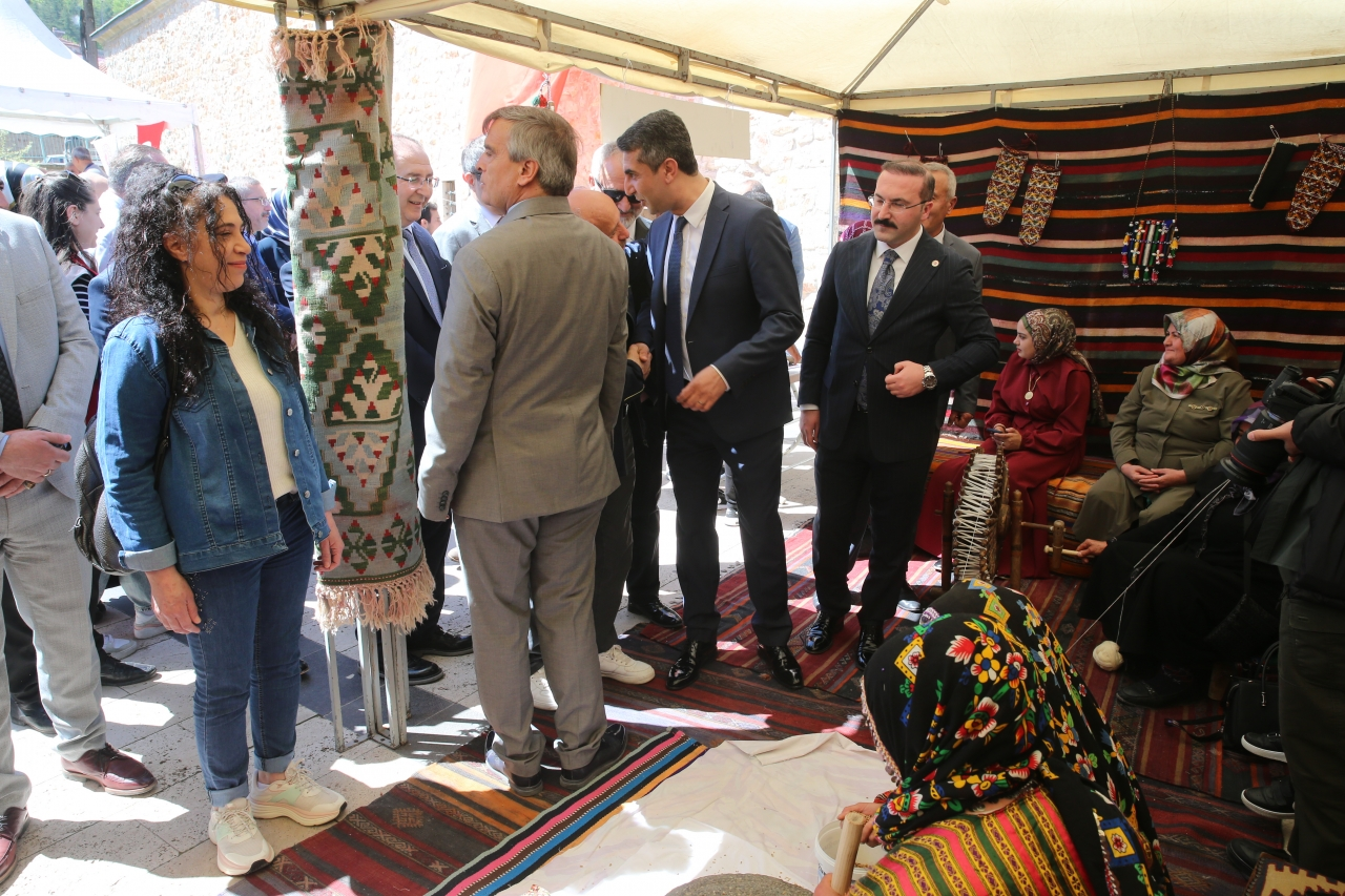 Tokat'ta tarihi Sulu Sokak'ta turizm fuarı açıldı
