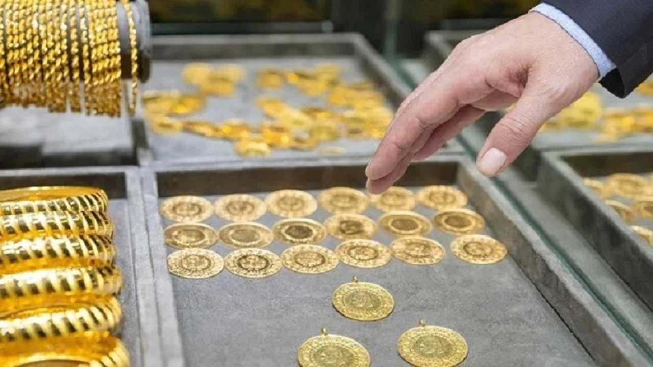 Elinde olan bayram edecek: Bu altın çeyrek ve gramdan daha fazla kazandırıyor