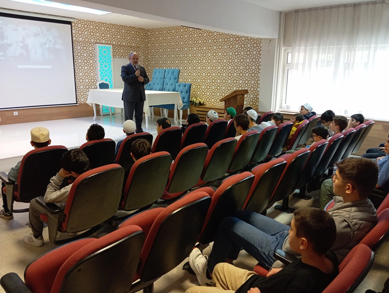 Baykal, Kur’an Kursu Öğrencileriyle Buluştu