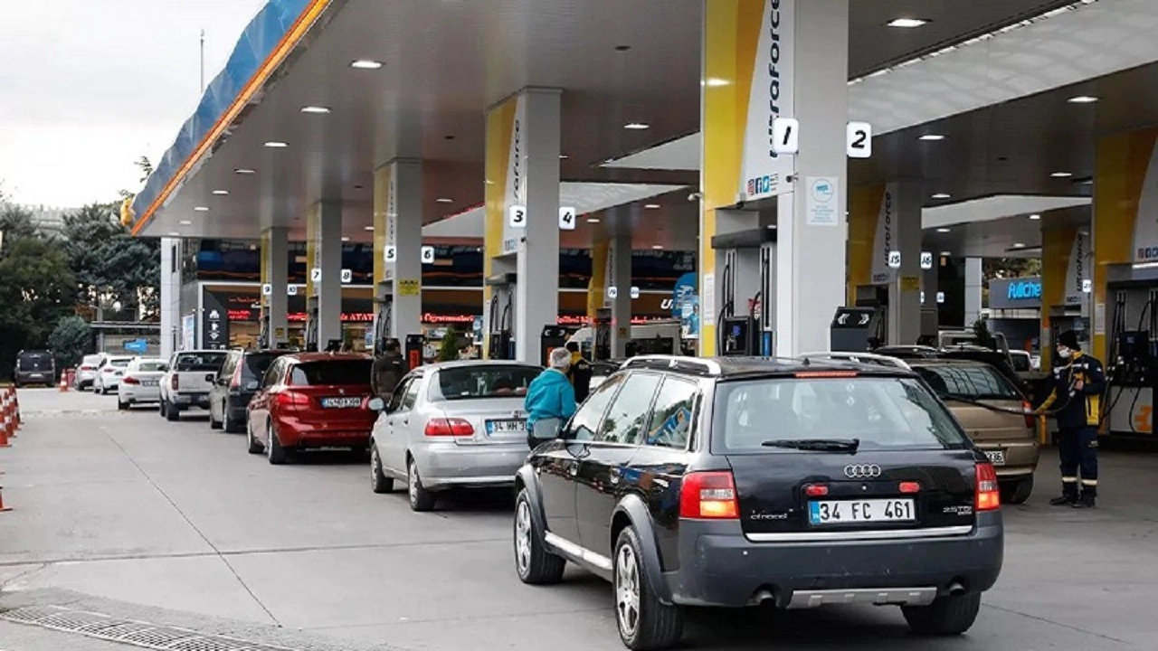 Arabası olan bayram edecek: Benzin ve motorine son yılların en büyük indirimi geliyor
