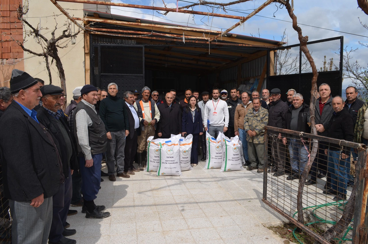 Çiftçilere 6 Bin 350 Kilogram Tohum Dağıtıldı
