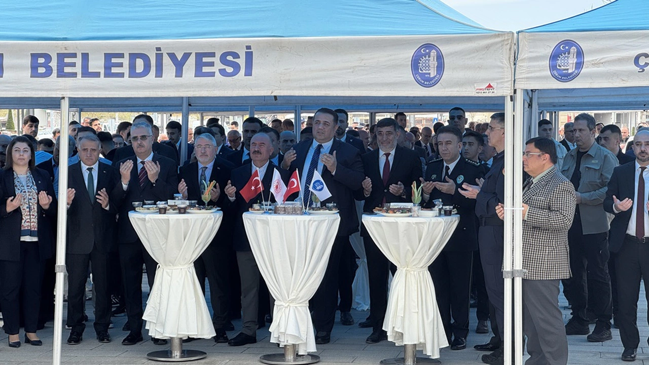 Çorum Valiliği ve Çorum Belediyesinden Ortak Bayramlaşma Töreni