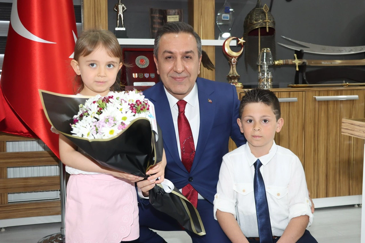 Dere Koltuğunu Çocuklara Devretti