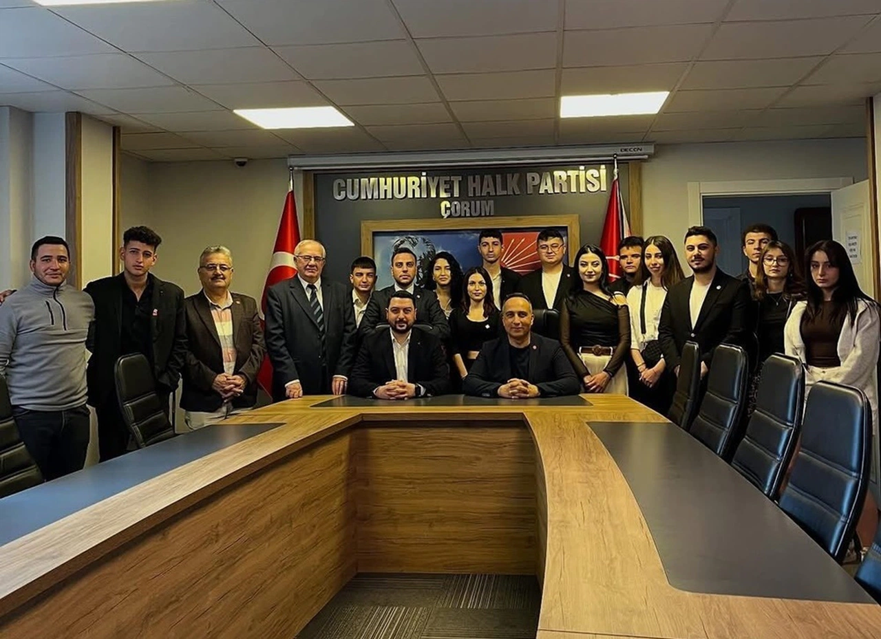 Ekrem İmamoğlu ve Erken Seçim İçin İmza Kampanyası