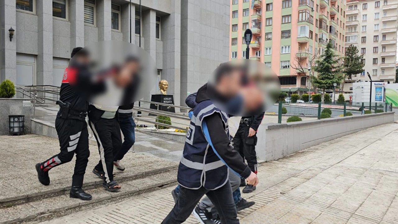 Evi Ateşe Verip Yakarak Öldürmüşler