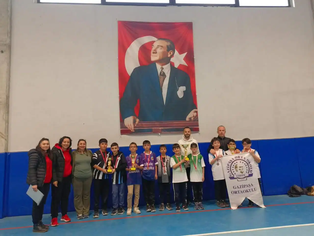 Floor Curlingde Şampiyon İnkılap