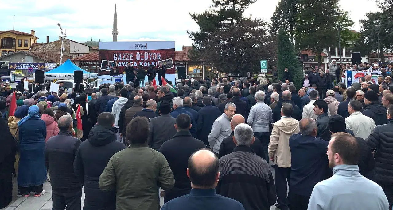 ‘Gazze Ölüyor, İnsanlık Bakıyor’