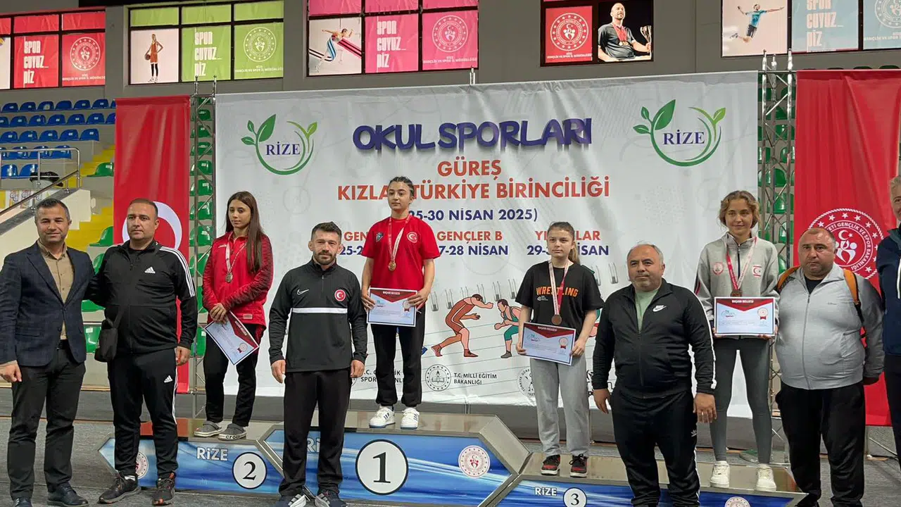 Güreşte Altın Madalya Çorum'a