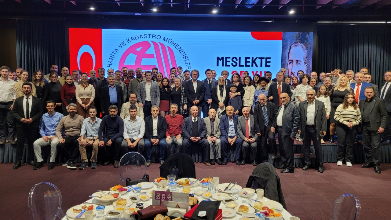 HKMO'dan meslekte 25 ve 30'uncu yılını dolduran üyelerini plaket