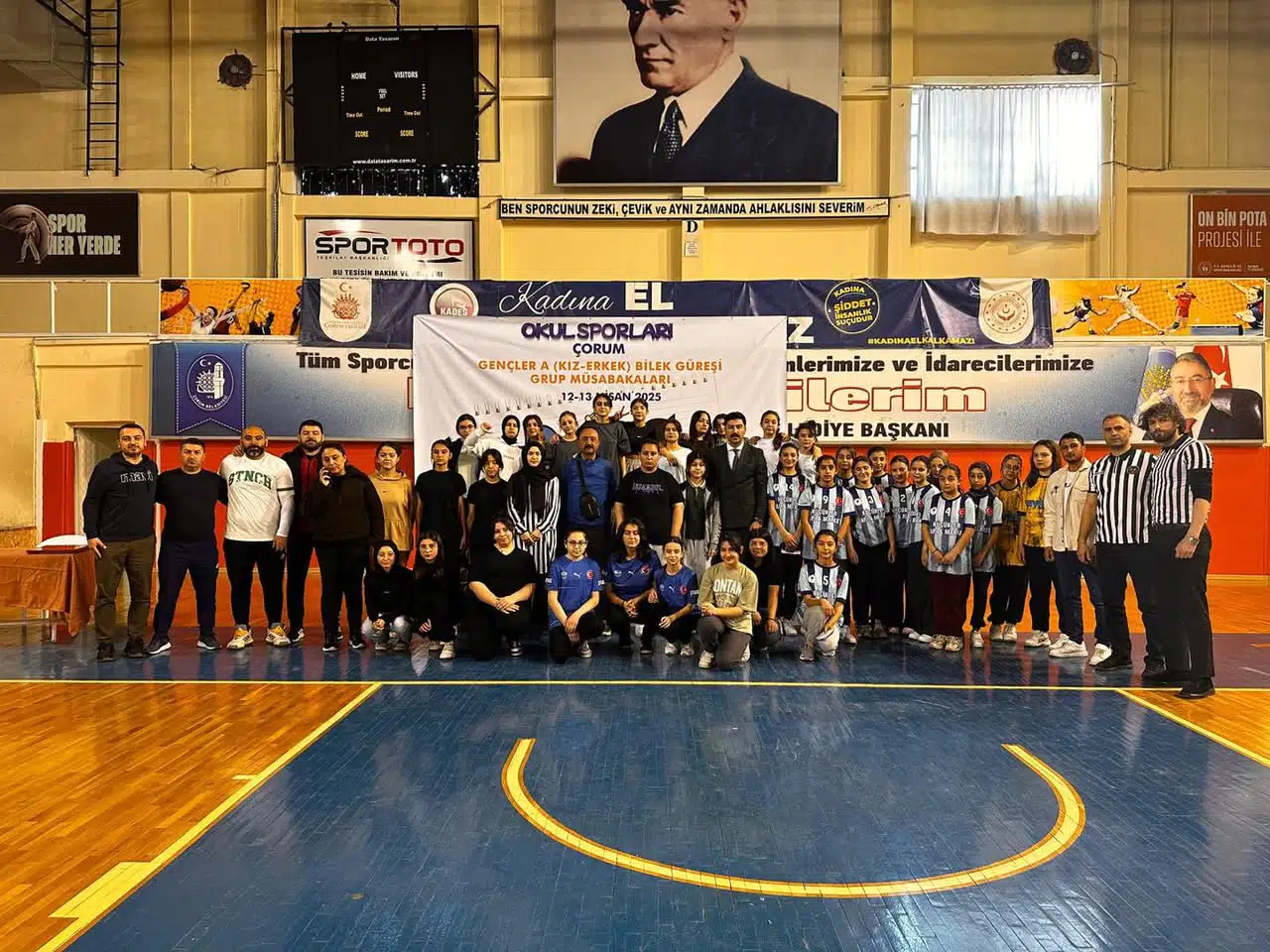 Kızlar Bilek Güreşi Heyecanı Başladı
