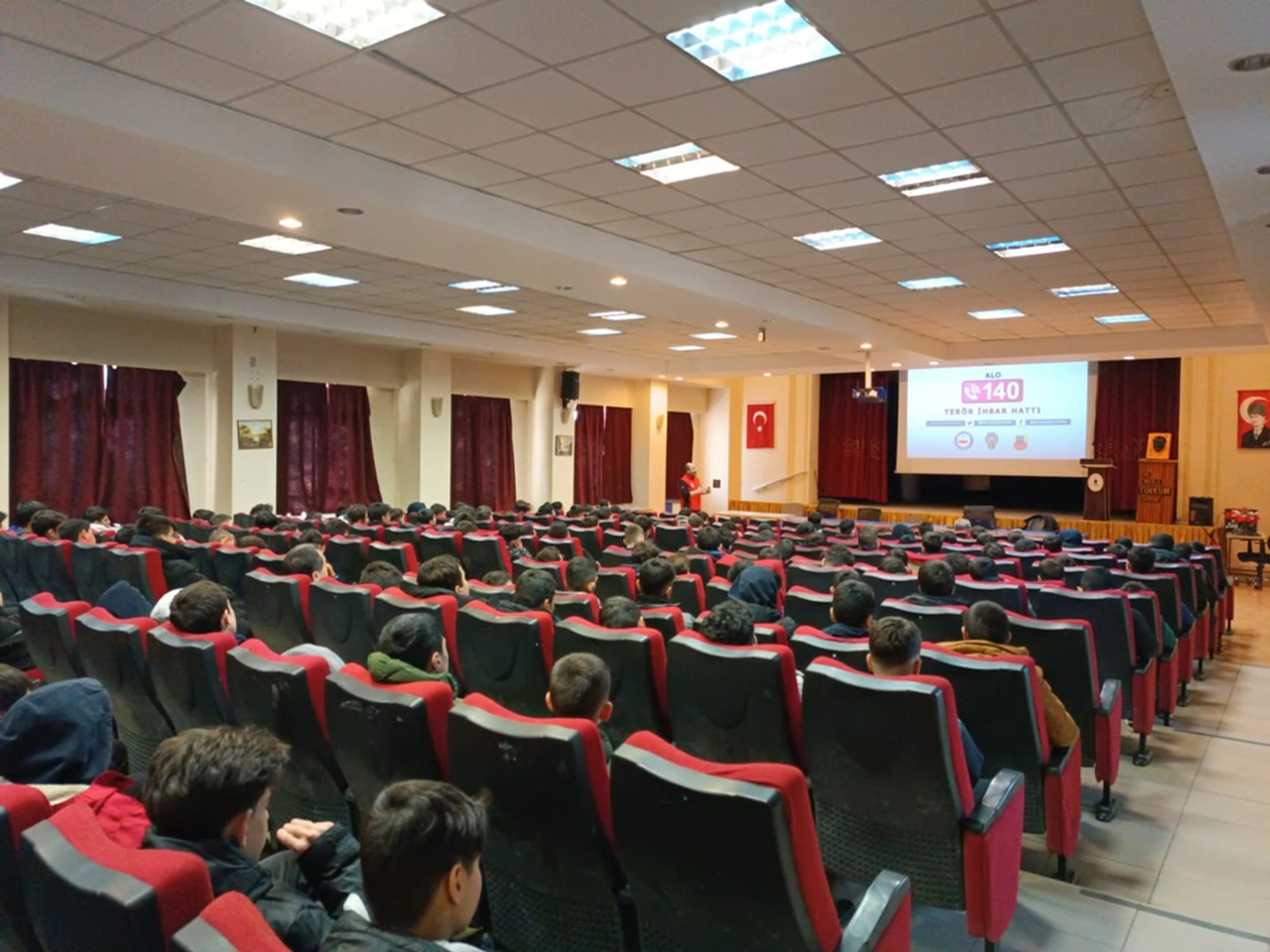 Öğrencilere ‘Güvenli Gelecek’ Konferansları
