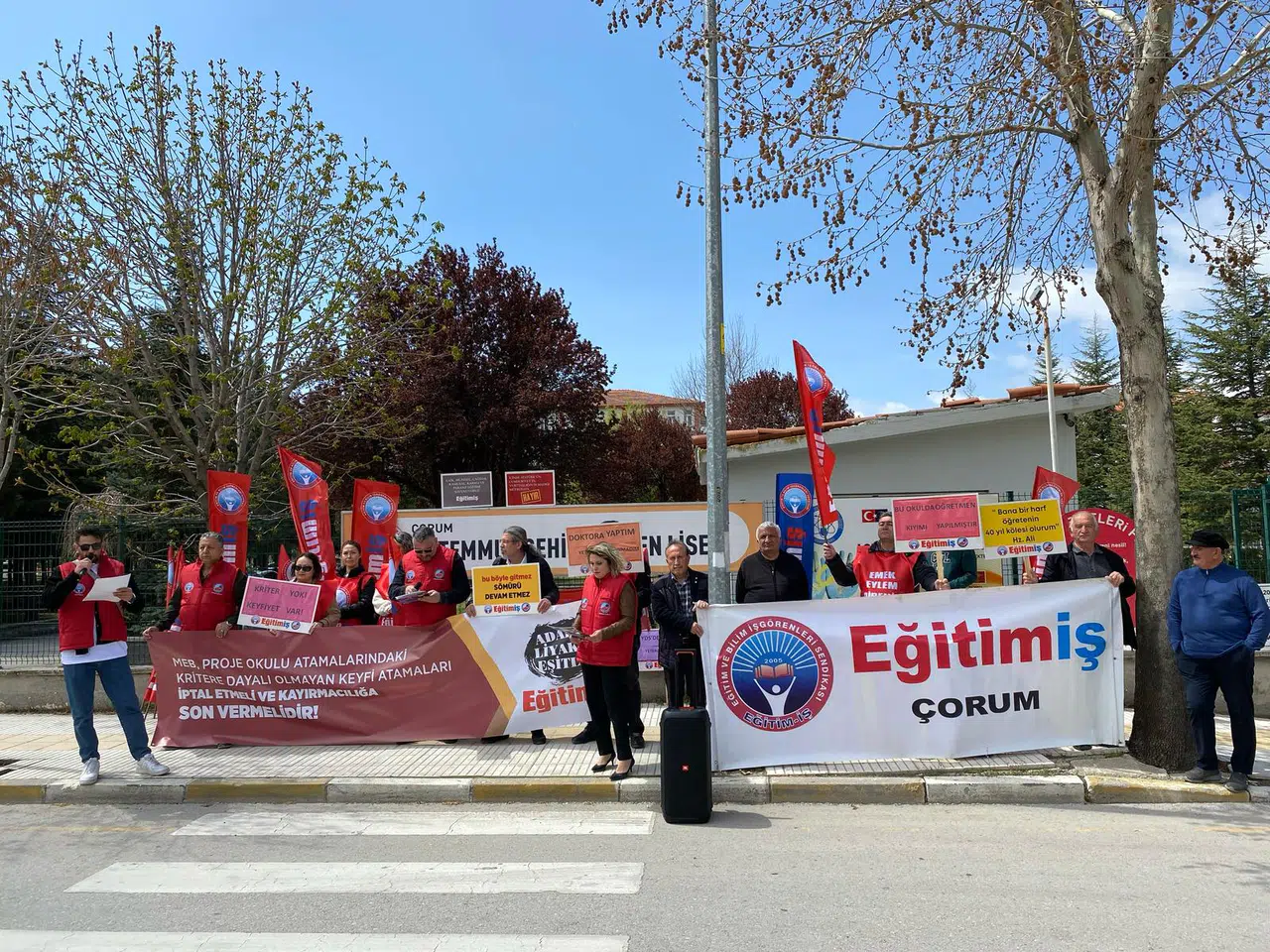 ‘Proje Değil, Torpil Okulu’