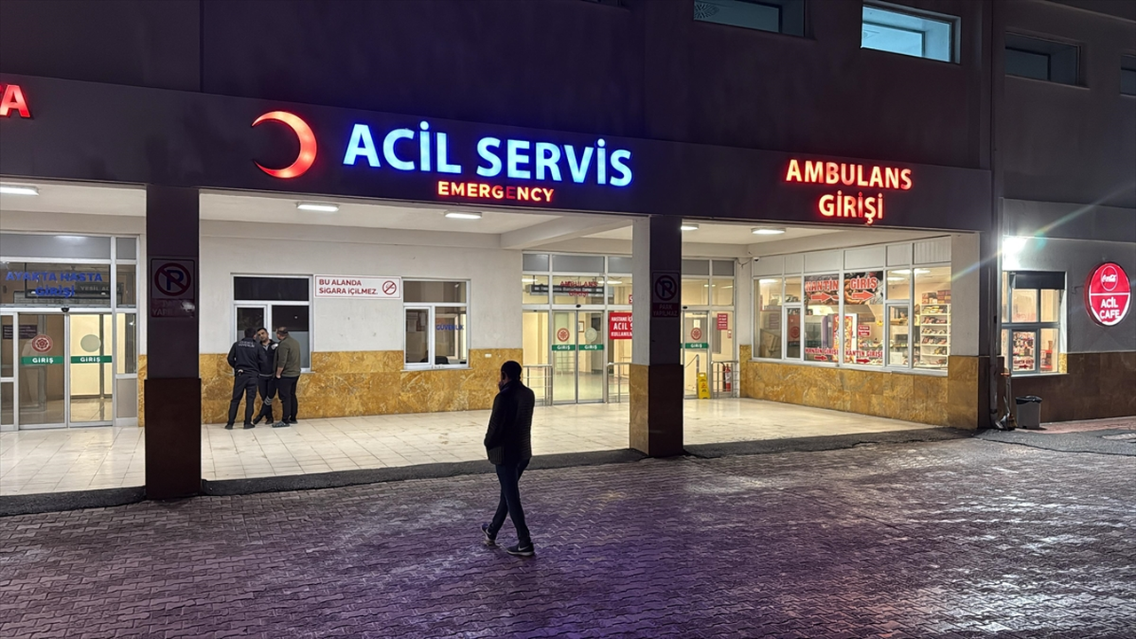 SİVAS - 53 üniversite öğrencisi gıda zehirlenmesi şüphesiyle hastaneye başvurdu