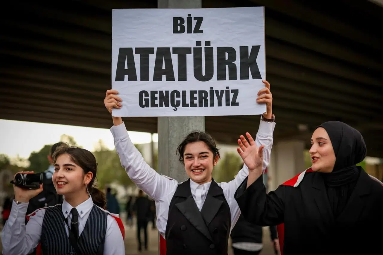 Tahtasız: Ne Yasaklar Ne De Engellemeler Durdurur Bizi