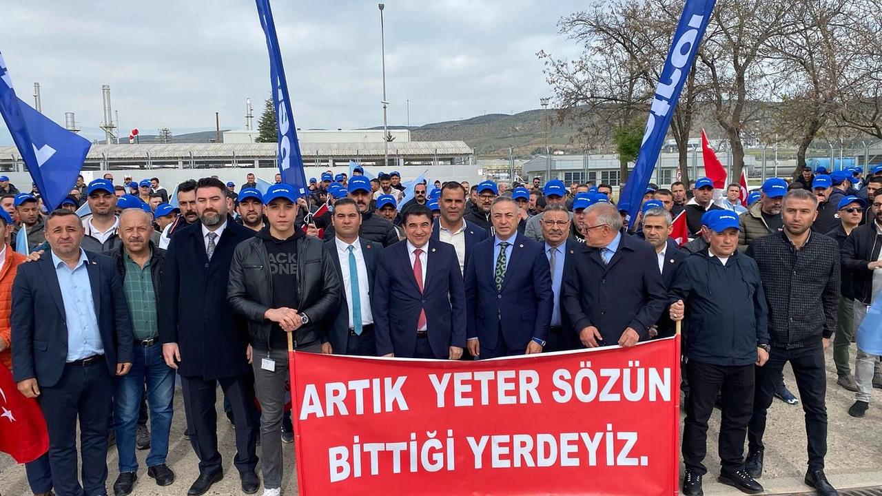 Tahtasız, TÜPRAŞ İşçilerine Destek Verdi