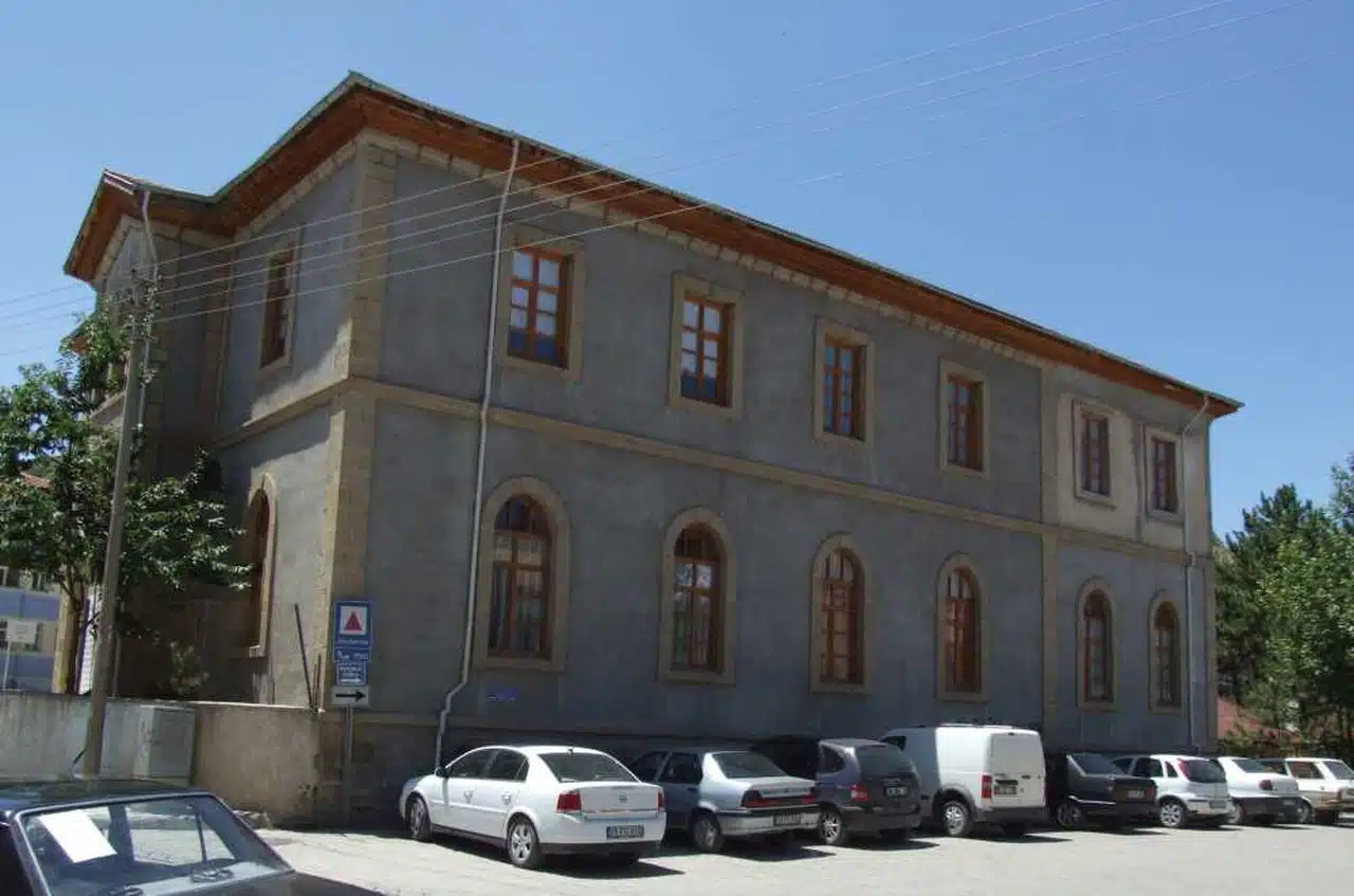 Taş Mektep İçin Karar Verildi