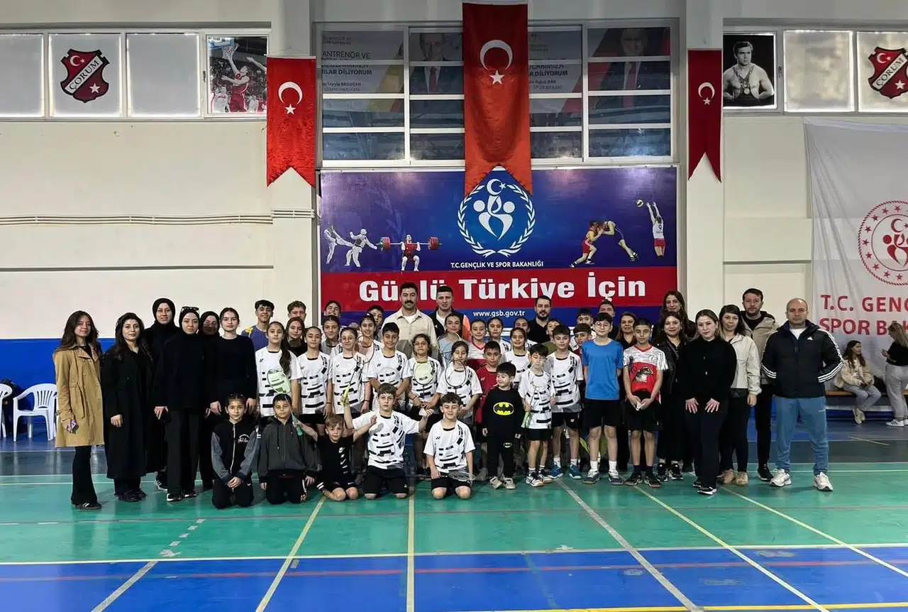 Velidedeoğlu'dan 23 Nisan Spor Etkinliklerine Ziyaret