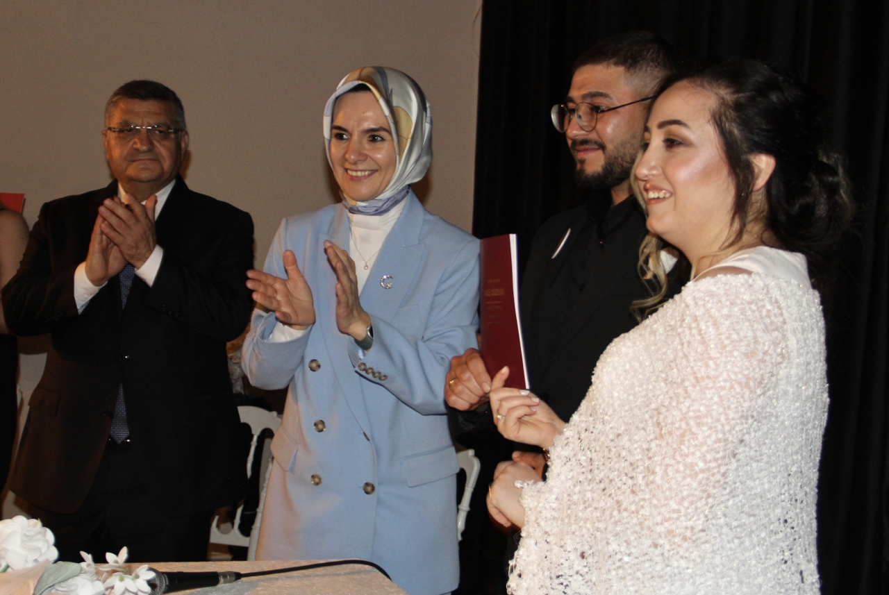 Aile ve Sosyal Hizmetler Bakanı Göktaş, Sinop’ta nikah törenine katıldı
