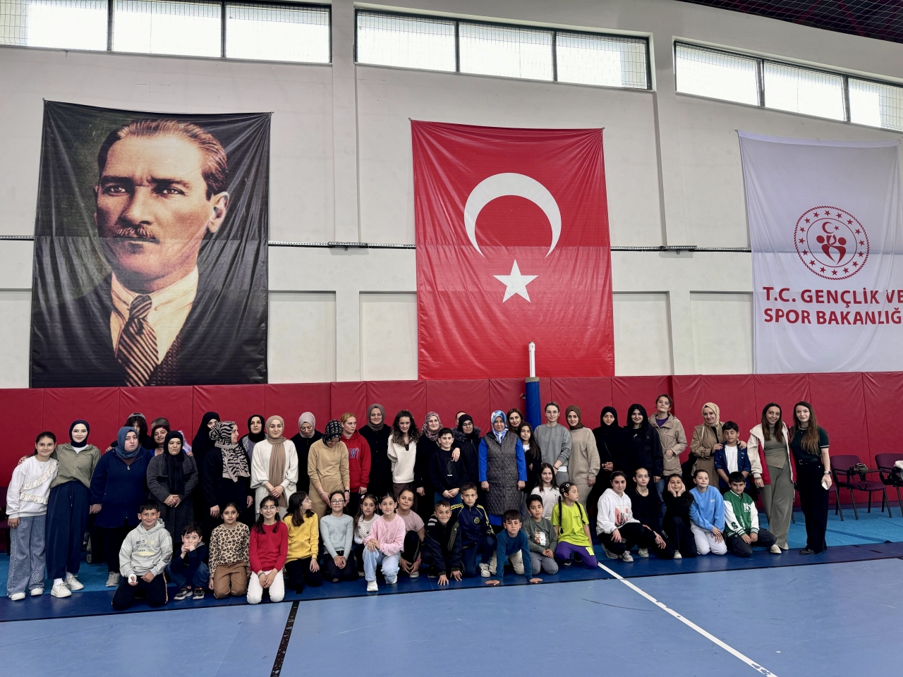 Ayancık'ta Anneler Günü etkinliği düzenlendi