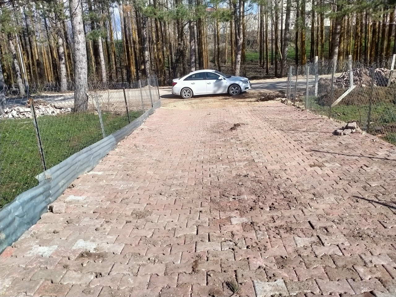 Başçiftlik mezarlık yolunda düzenleme
