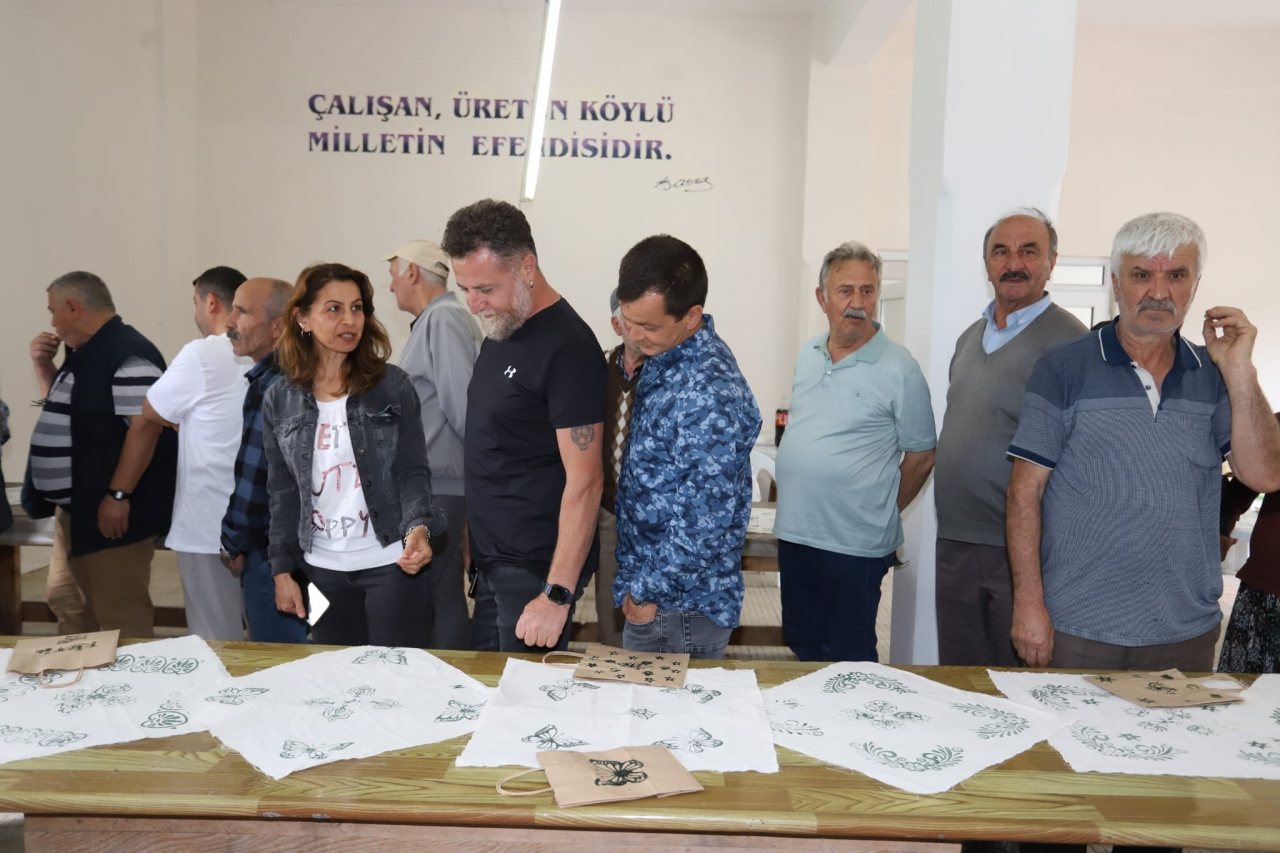 Boyabat'ta "Yazmanın İzinde" taş baskı sergisi açıldı