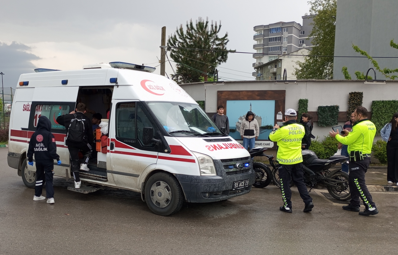 Çarşamba'da aracın çarptığı motosiklet sürücüsü yaralandı