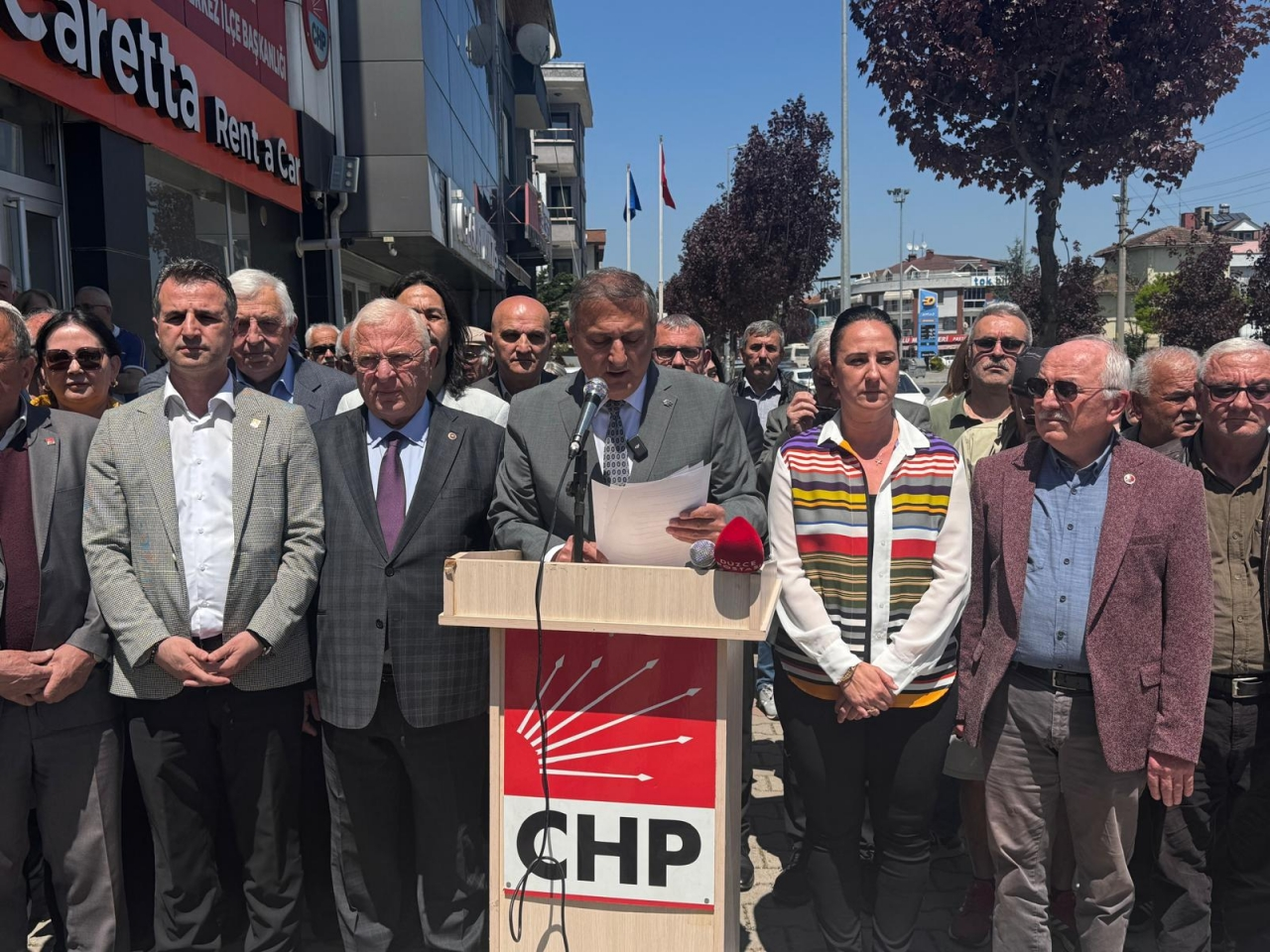 CHP Düzce İl Başkanlığı, Özgür Özel'e yapılan saldırıyı kınadı