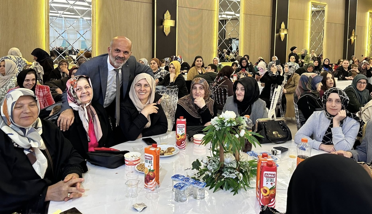 Ladik'te Anneler Günü kapsamında eğlence düzenlendi