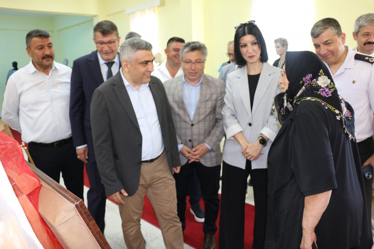 Merzifon’da kursiyerlerin yaptığı ürünler beğeniye sunuldu