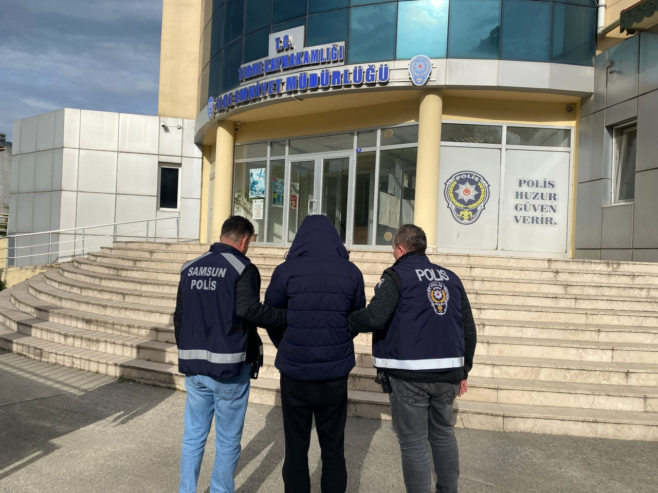 Samsun'da 13 yıl 9 ay kesinleşmiş hapis cezası bulunan hükümlü yakalandı