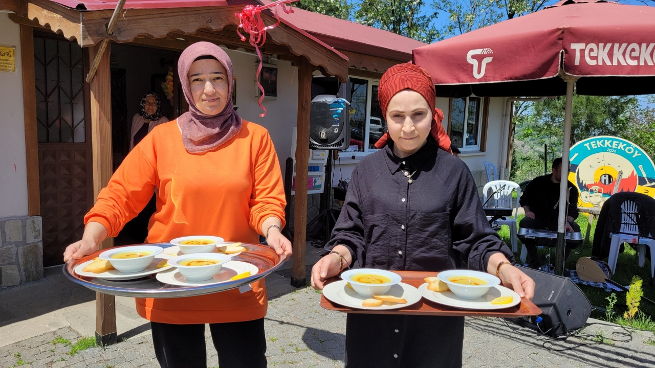 Samsun'da eğitimci anneler mutfakta yarıştı