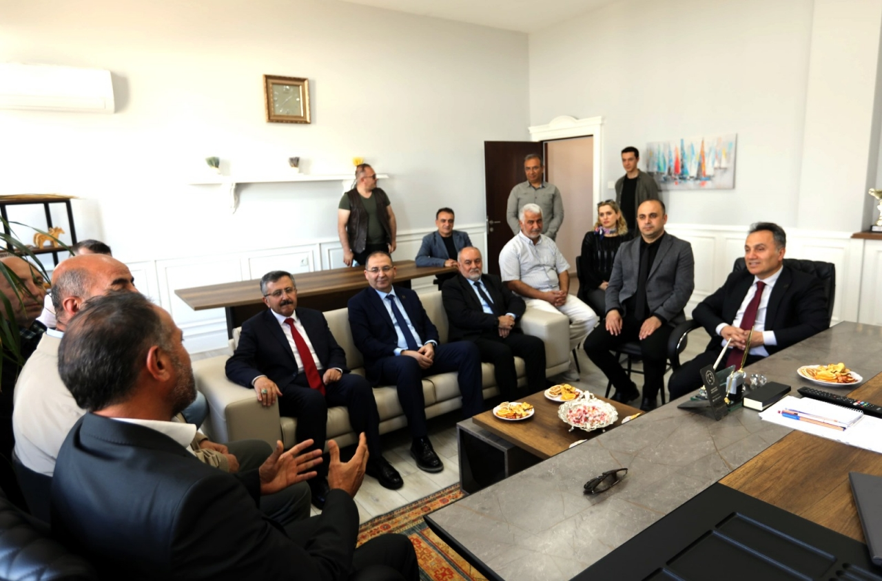 TOGÜ Rektörü Yılmaz, Tarım Lisesi seralarına ziyaret etti