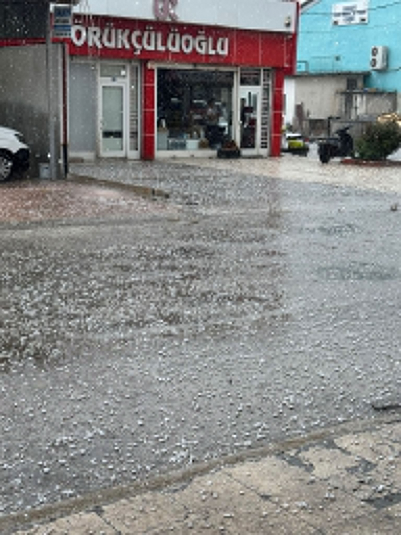 Tokat'ta dolu ve sağanak etkili oldu