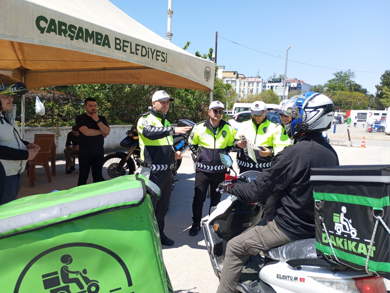 Trafik ekiplerinden motosiklet sürücülerine bilgilendirme
