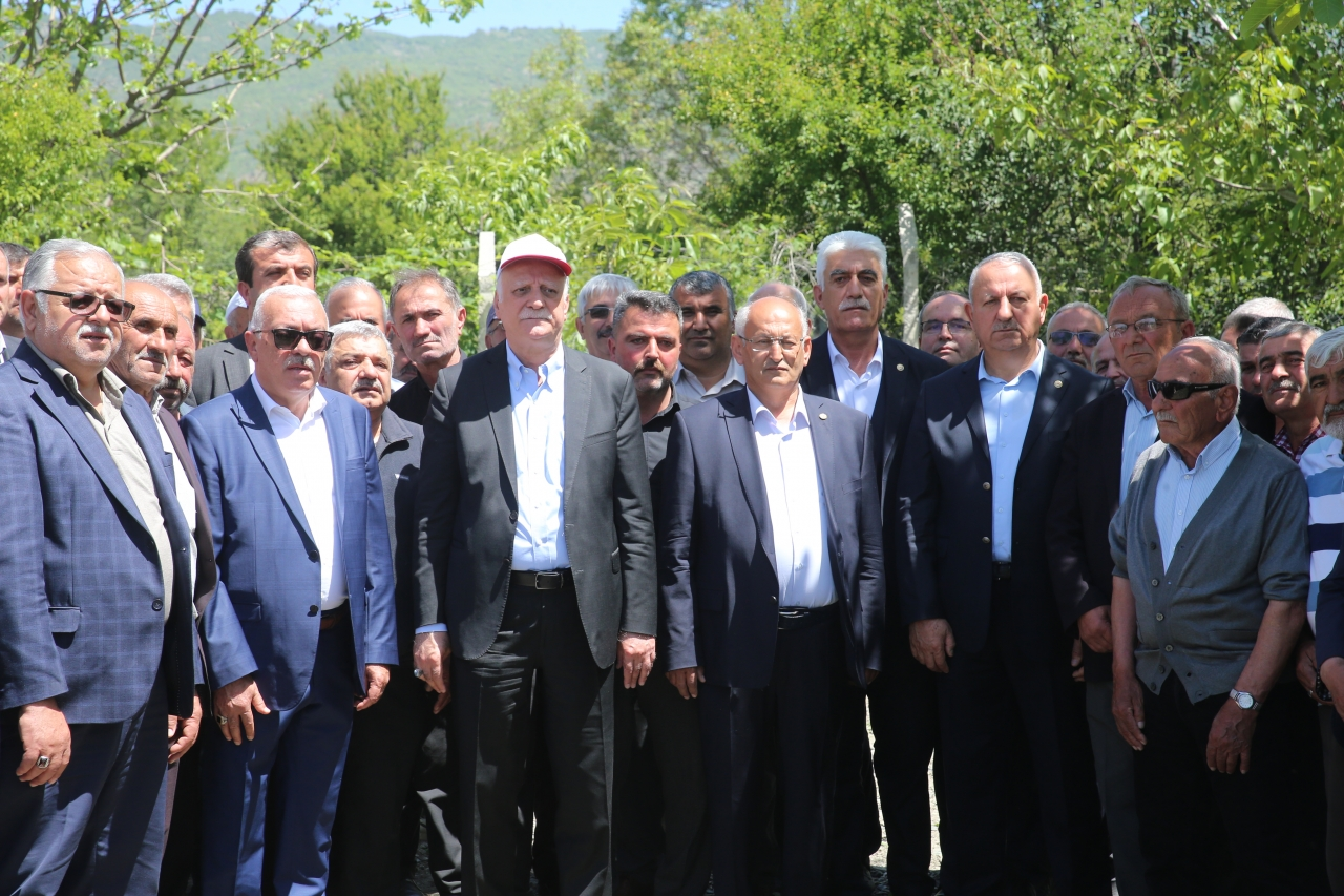 TZOB Genel Başkanı Bayraktar, Tokat'ta don olayından etkilenen meyve bahçelerini inceledi:
