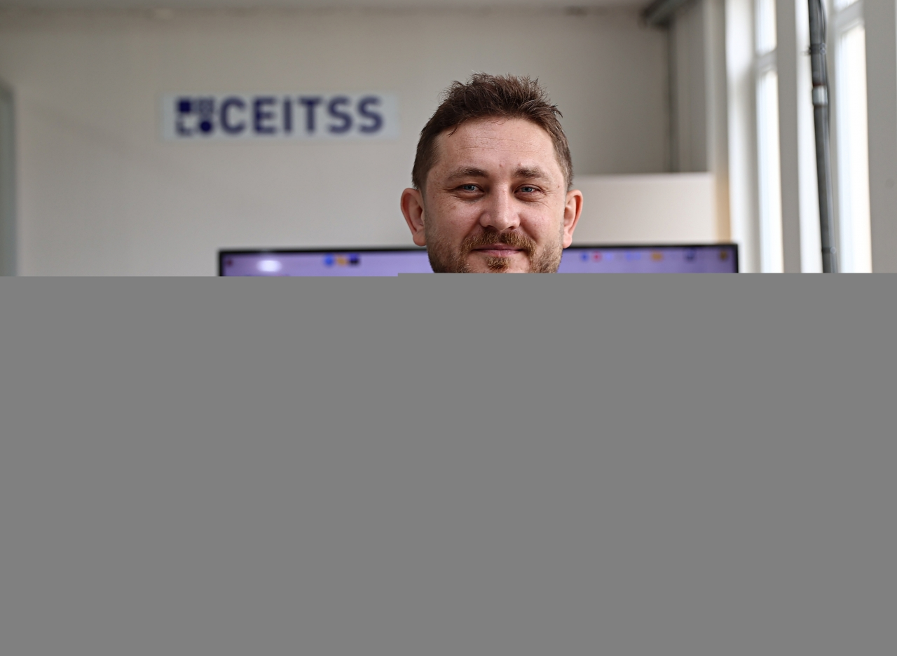 Yapay zeka destekli yaya geçidinde her yayaya durumuna özel geçiş süresi verilecek