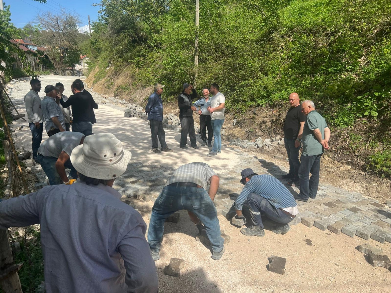 Yığılca'da altyapı ve çevre düzenleme çalışmaları sürüyor