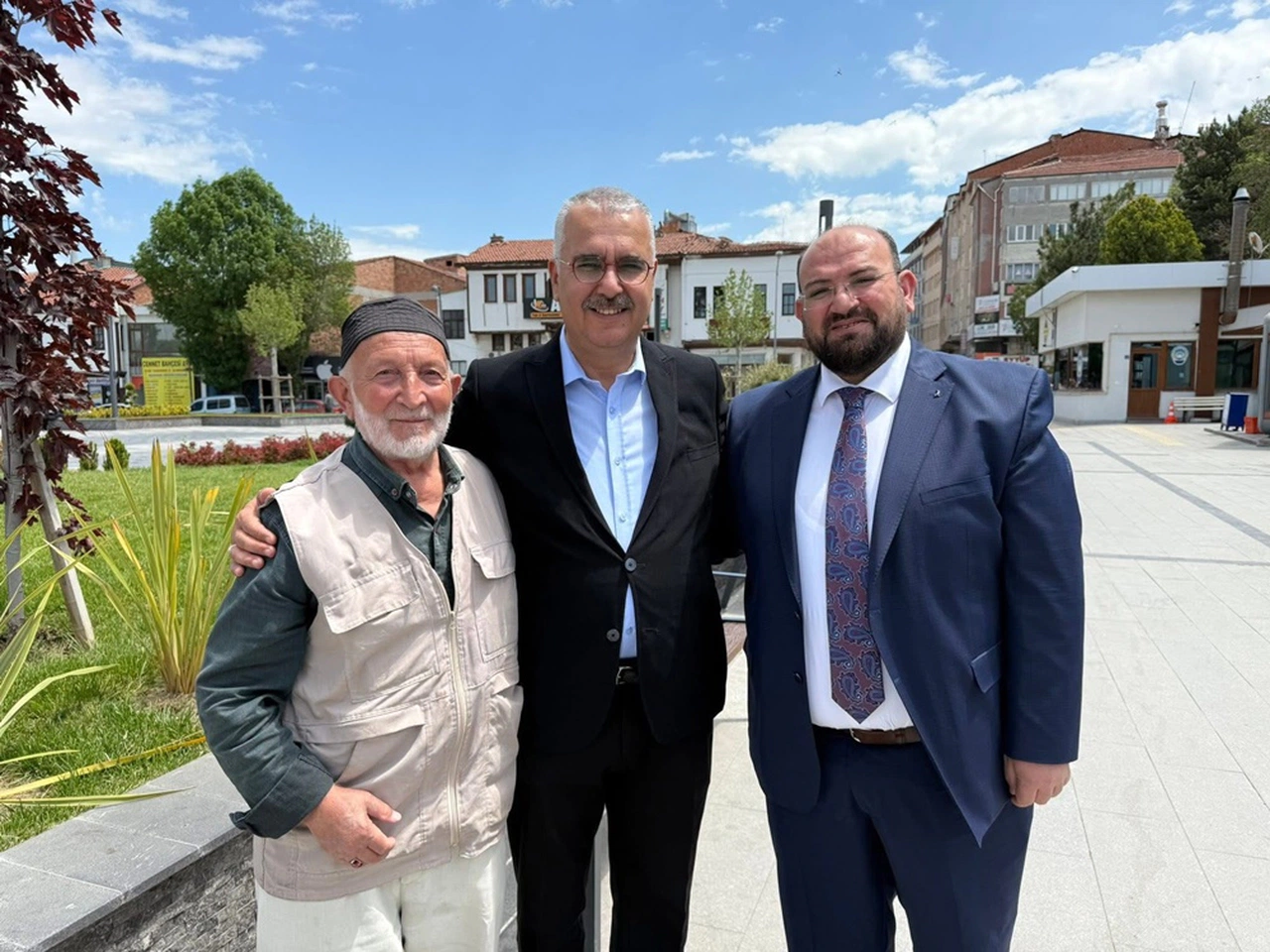Ahlatcı: Gönül Gönüle Yürüyoruz