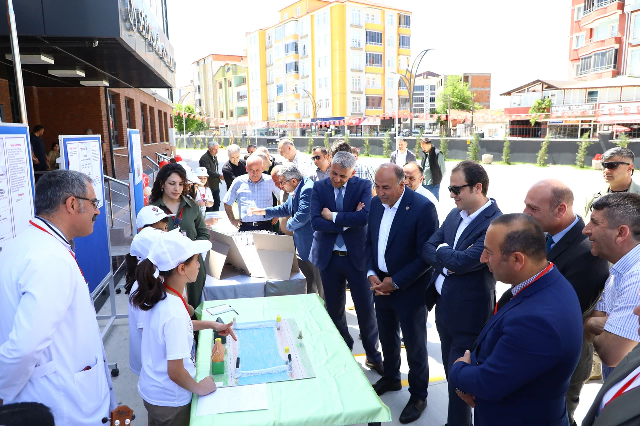 Alaca’da TÜBİTAK Bilim Fuarı