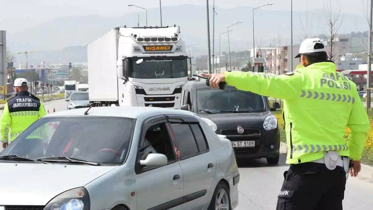 Aracı olanlar hemen kontrol etsin! Bilmeyenlere rekor ceza geldi