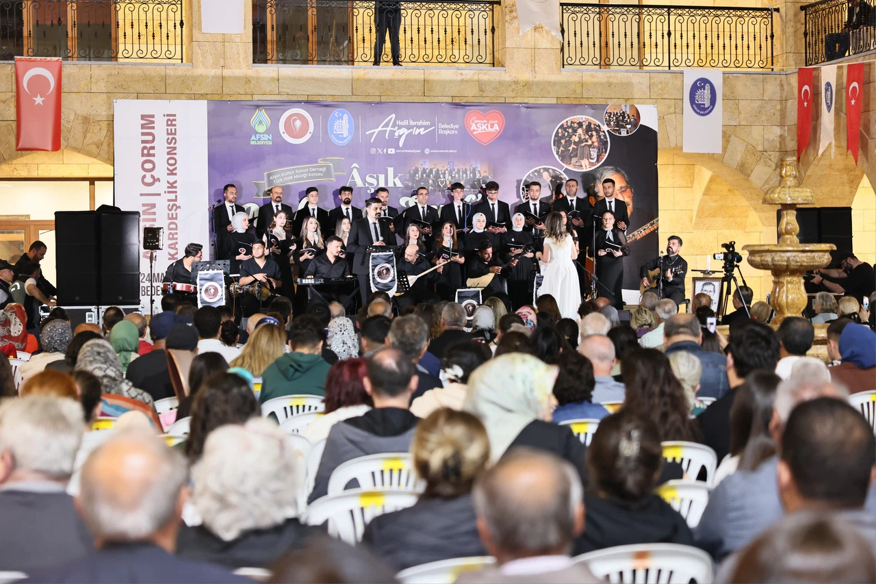 Bedesten’de Aşık Mahzuni Şerif Ezgileri Yankılandı