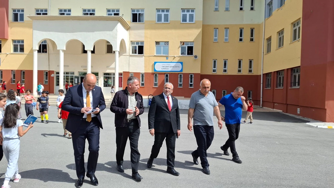 Çağlar, TOKİ Şehit Şükrü Özyol Okulu'nda