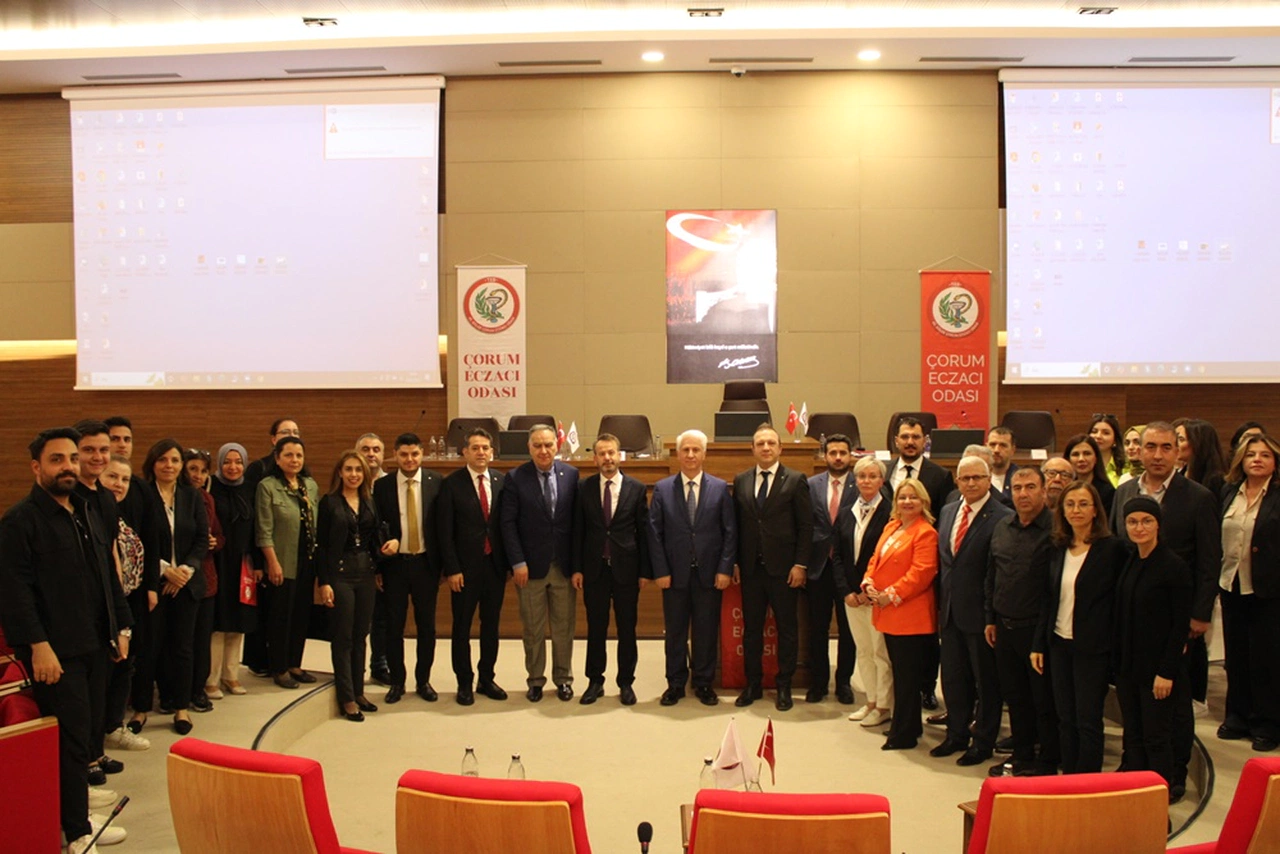 Çorum Eczacı Odası’ndan Eczacı ve Hukuk Zirvesi